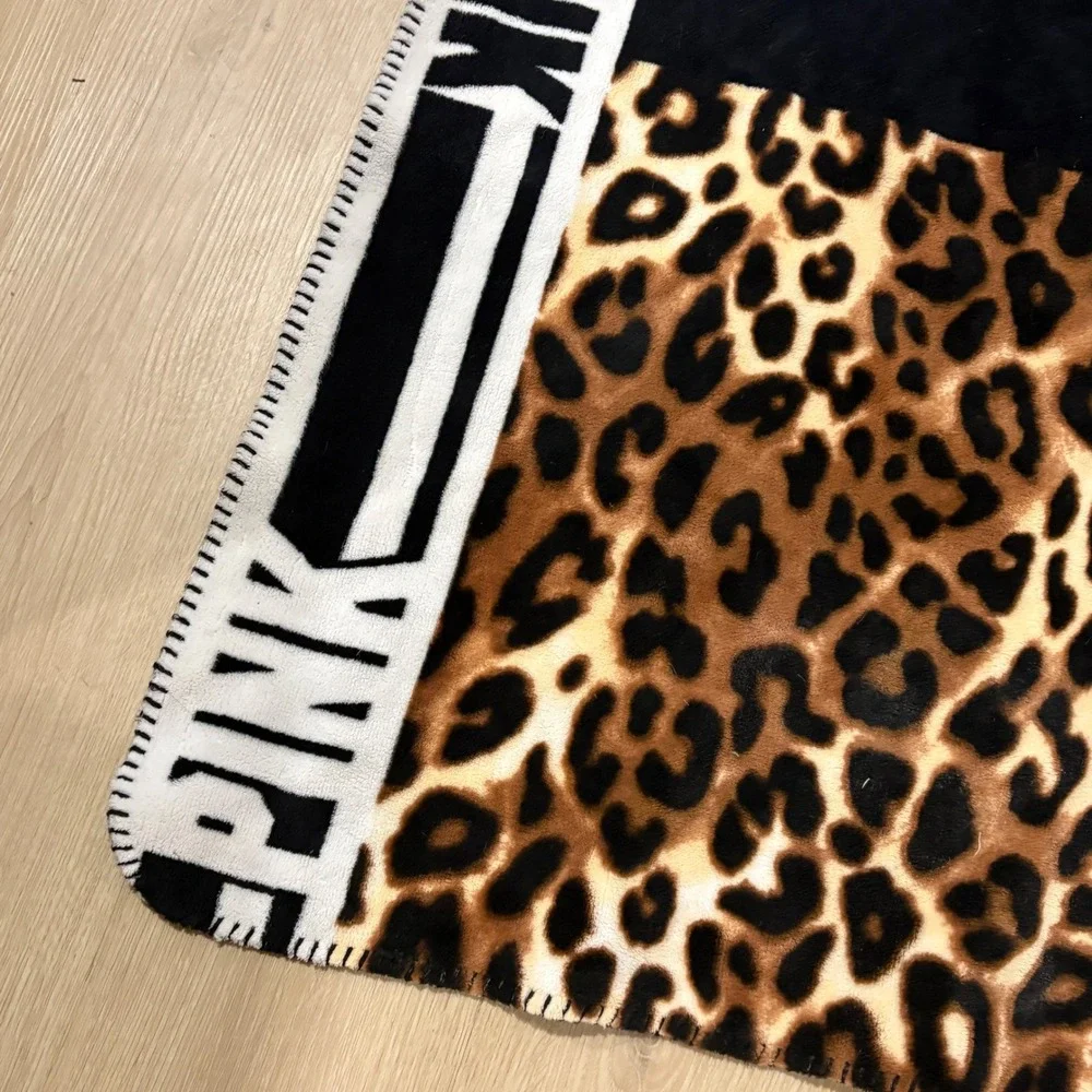 Victorias Secret PINK Y2K Fleece Throw Blanket Leopard Colorblock Logo 50x60 VS